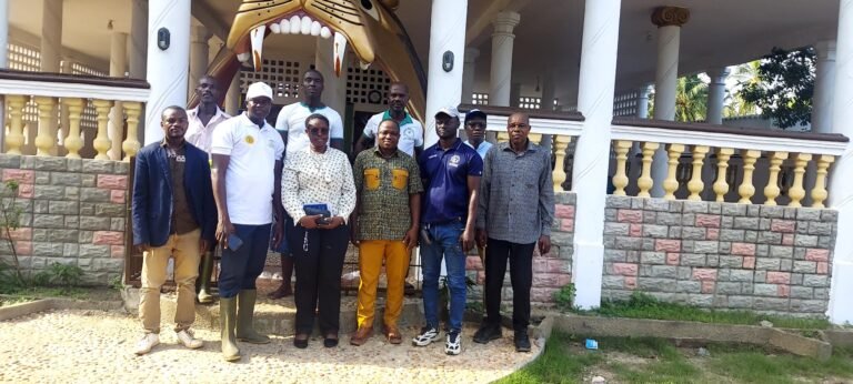 Visite de terrain à Agbanakin dans le cadre du projet de restauration du couvert végétal côtier