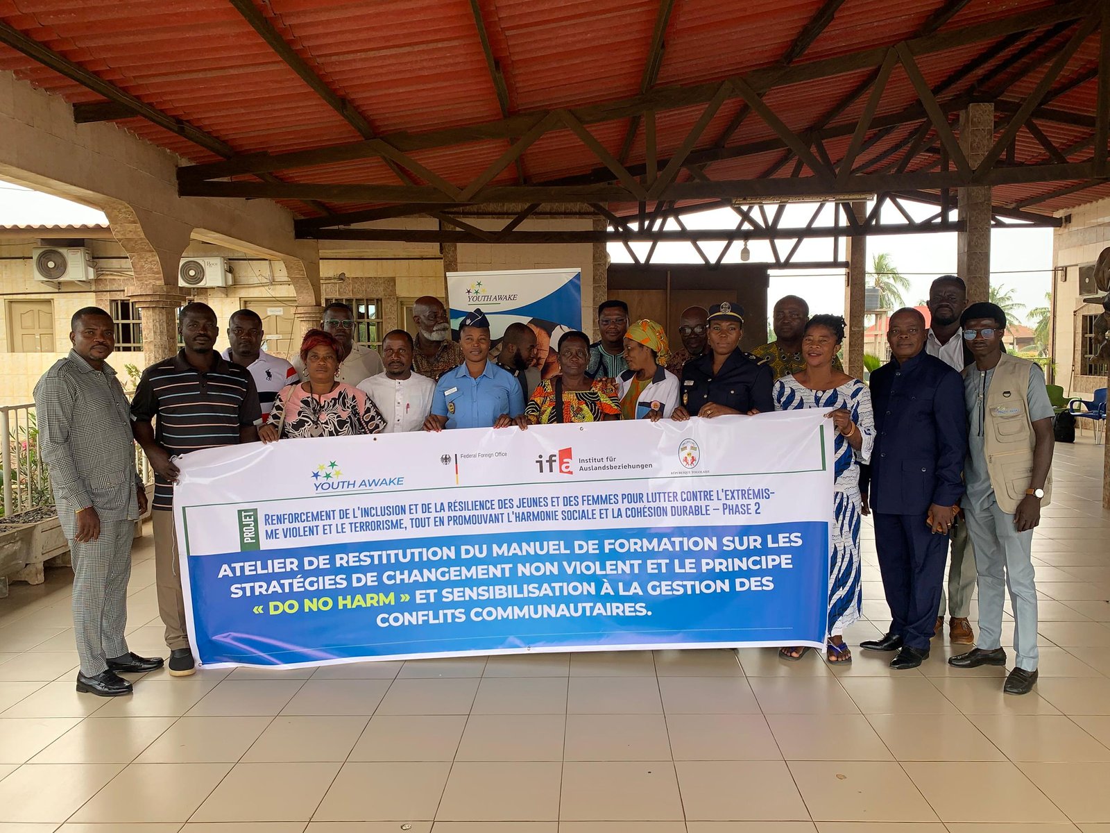 L’ONG YOUTH AWAKE renforce les capacités des jeunes et des femmes de Lomé dans la prévention de l’extrémisme violent et la gestion pacifique des conflits WEBINAIRE ET PRESENTIEL
