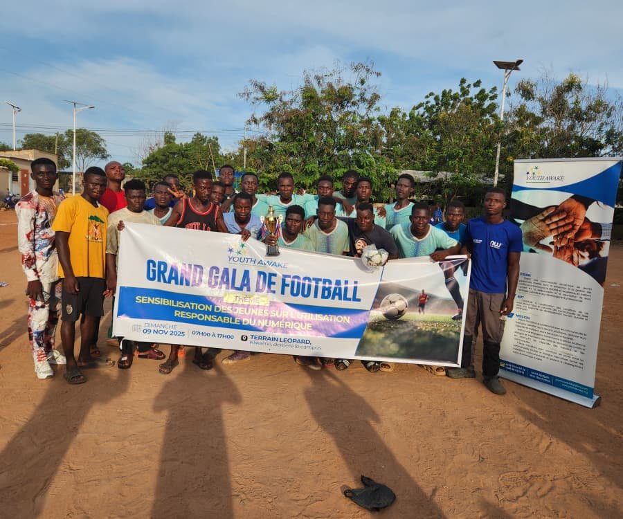 Le football au service de l’éducation numérique : Youth Awake sensibilise les jeunes de Lomé / Football in the service of digital education: Youth Awake raises awareness among young people in Lomé