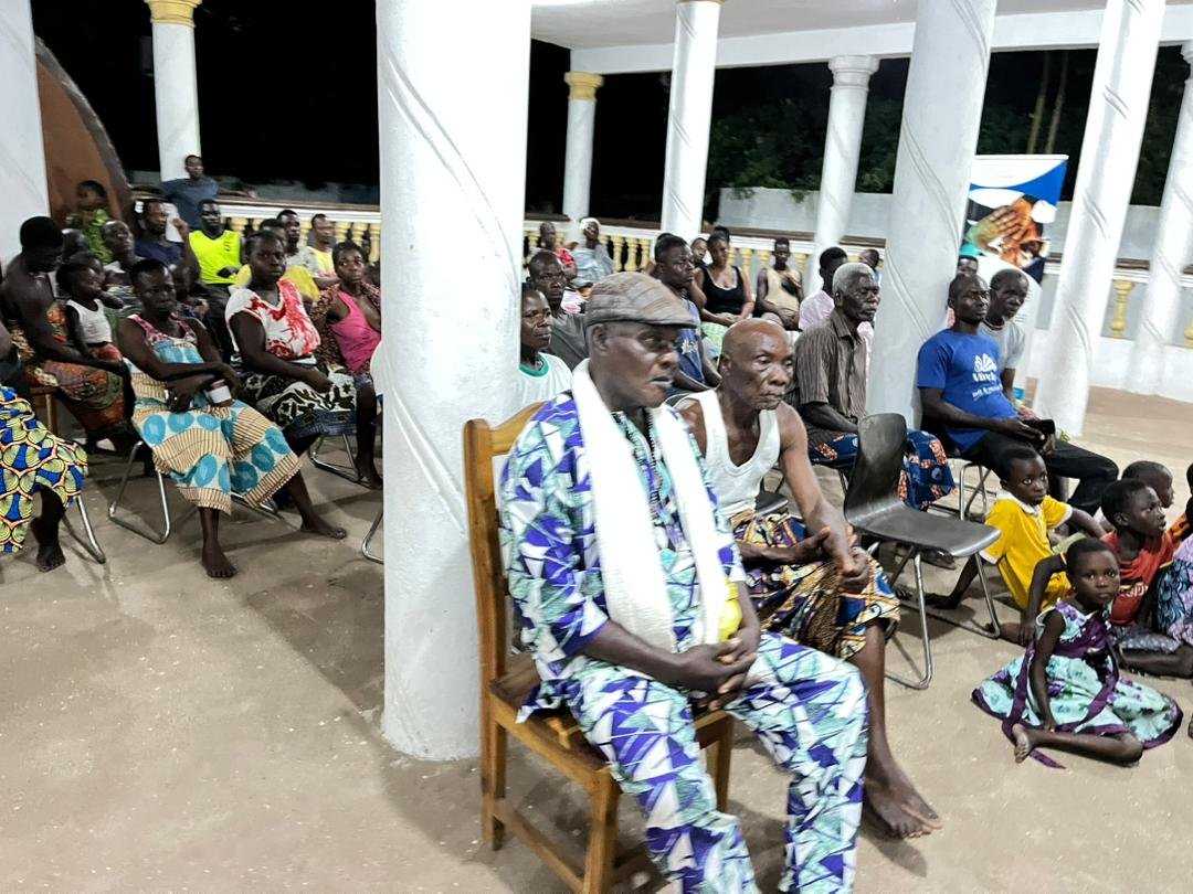 YOUTH AWAKE mobilise les communautés contre les pesticides chimiques et pour la sauvegarde des mangroves